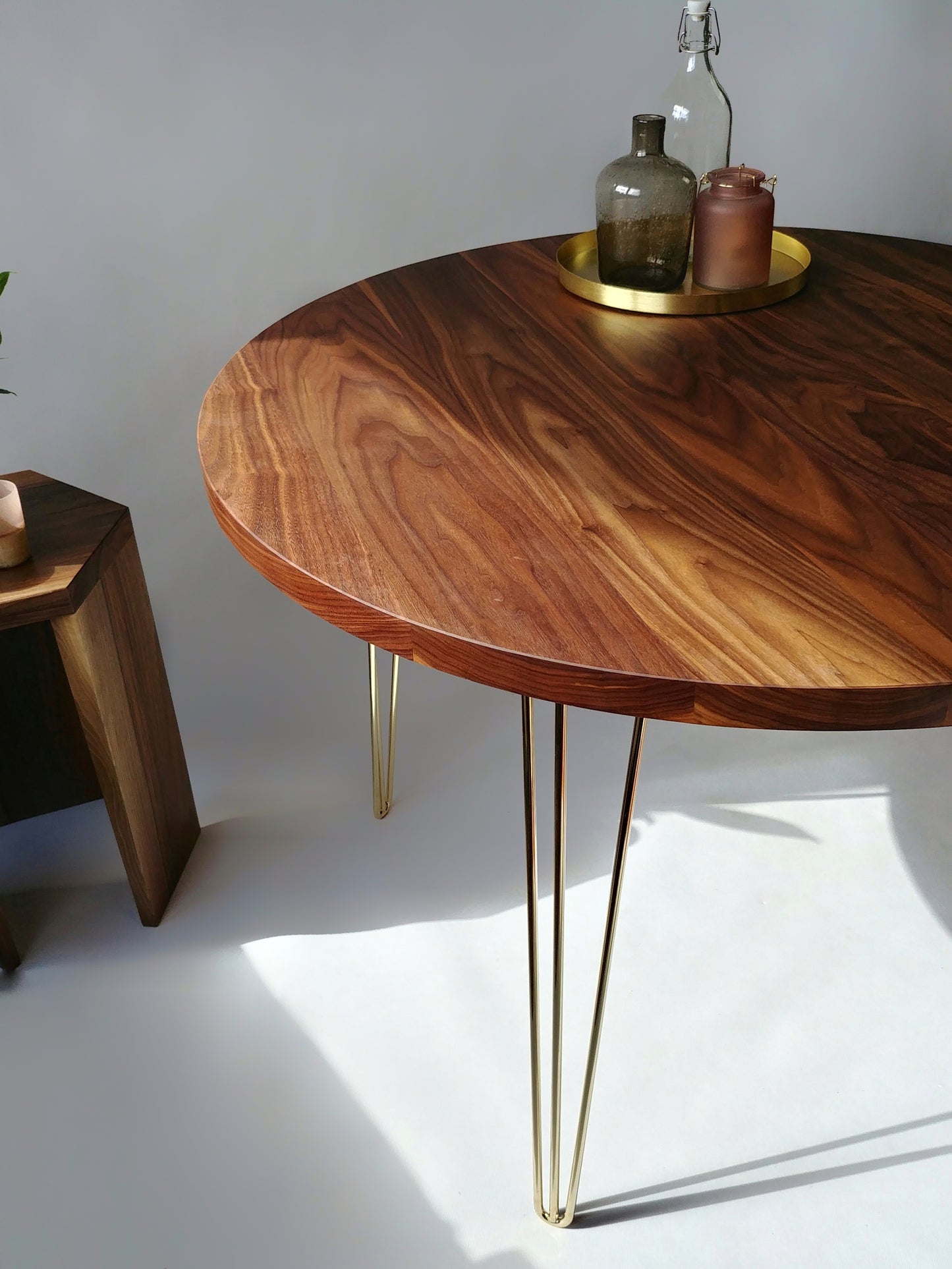 MOKU table - walnut