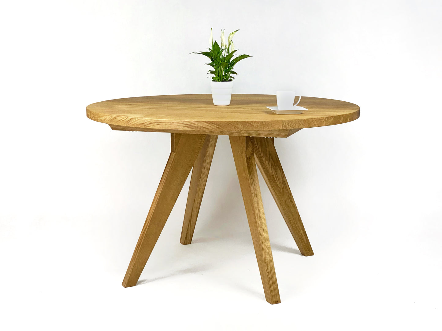 HILO table - oak