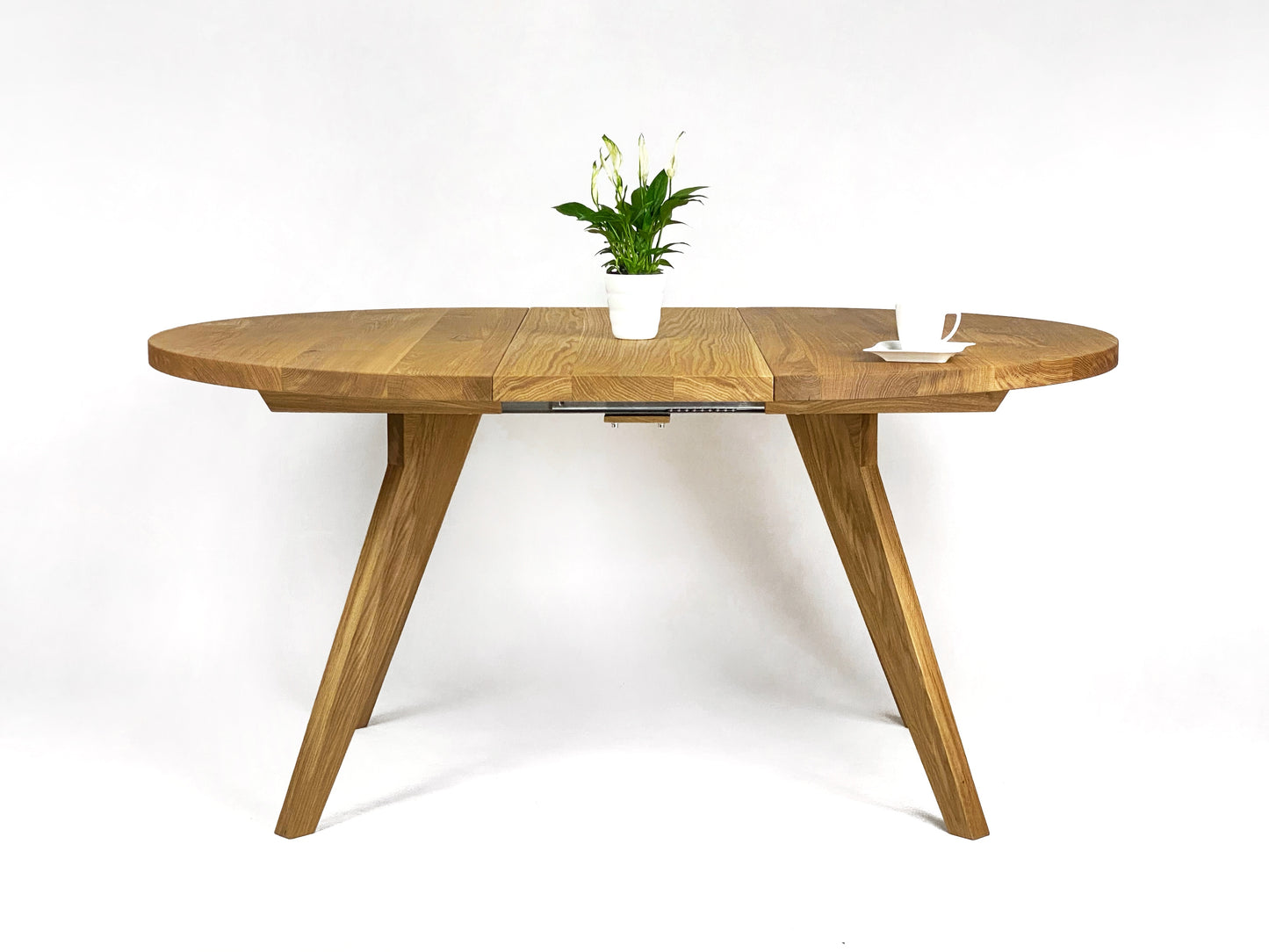 HILO table - oak